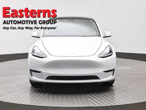 Used 2022 Tesla Model Y Long Range AWD/4WD image 2