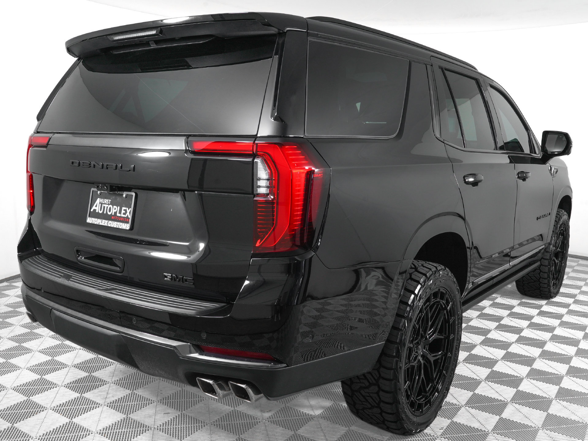 Used 2026 GMC Yukon Denali Ultimate w/ LPO, Floor Liner Package AWD/4WD image 6
