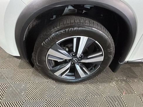 Used 2023 Nissan Rogue SL AWD/4WD image 9