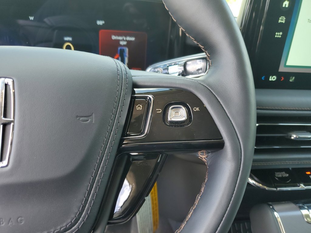 New 2026 Lincoln Aviator 2WD image 25
