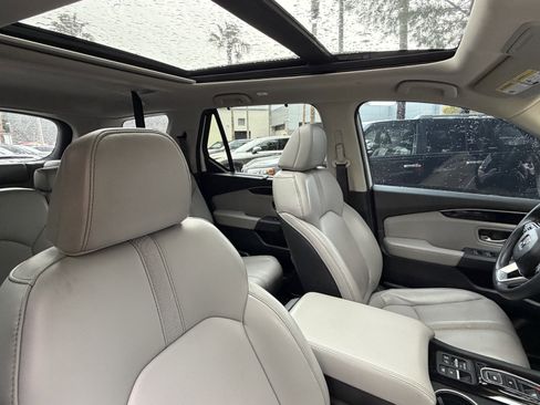 Used 2023 Honda Pilot Touring image 46