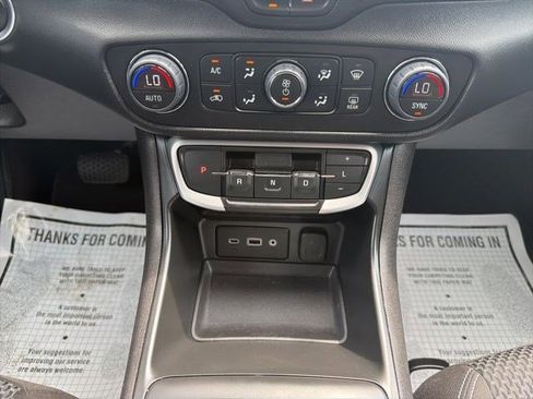 Used 2023 GMC Terrain SLE w/ Driver Convenience Package AWD/4WD image 20