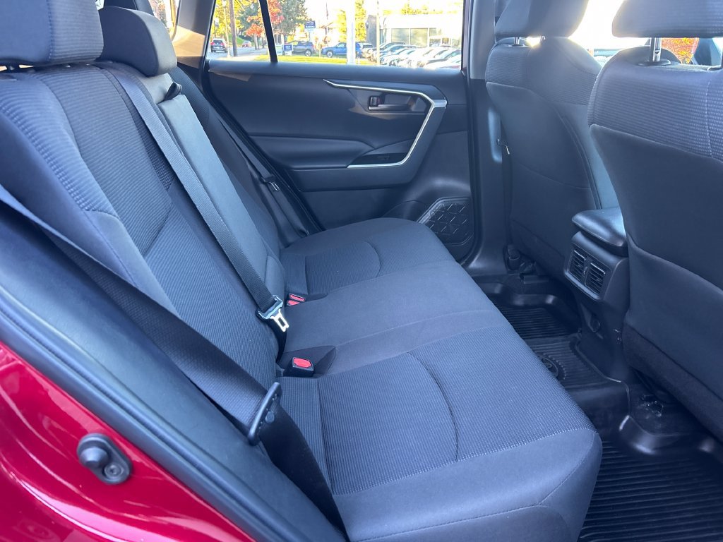 Used 2023 Toyota RAV4 LE AWD/4WD image 28