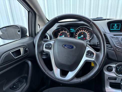 Used 2015 Ford Fiesta SE image 22