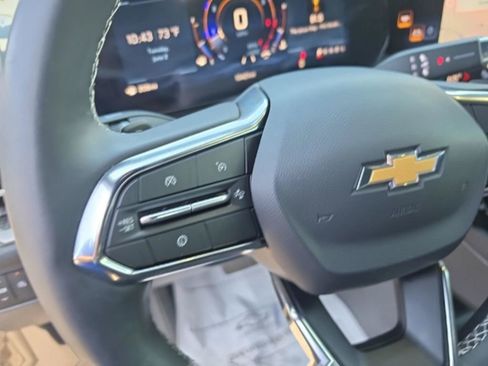 Used 2026 Chevrolet Traverse LT w/ Driver Confidence Package FWD image 15