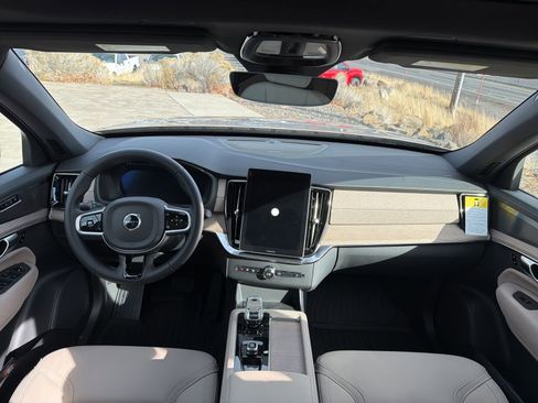 New 2026 Volvo XC90 T8 Plus w/ Protection Package Premier image 7