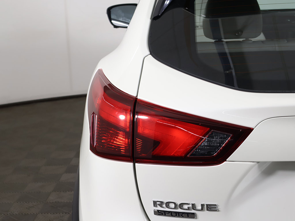 Used 2019 Nissan Rogue Sport SL w/ Premium Package AWD/4WD image 17