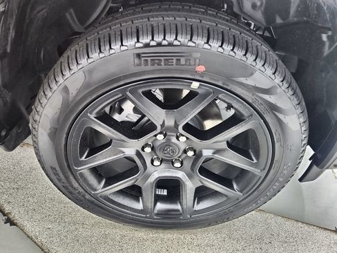 New 2026 RAM 1500 Laramie AWD/4WD image 32