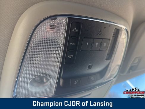 Used 2012 Jeep Grand Cherokee Laredo image 38