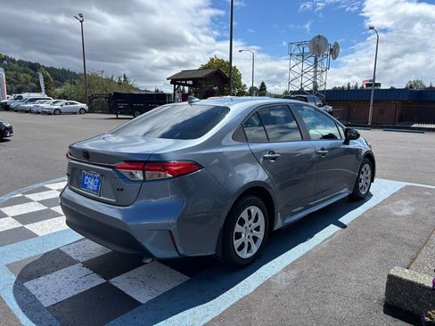 Used 2024 Toyota Corolla LE FWD image 5