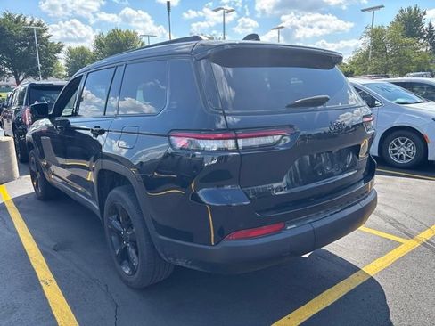 Used 2023 Jeep Grand Cherokee L Laredo AWD/4WD image 3