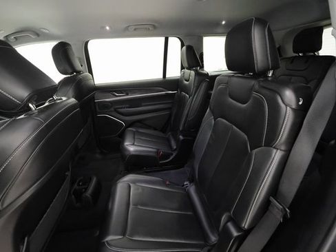 Used 2022 Jeep Grand Cherokee L Limited image 21