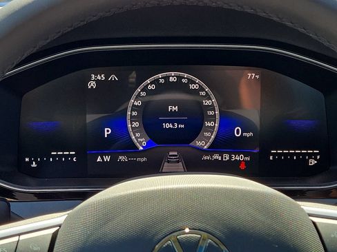 Used 2025 Volkswagen Jetta SE FWD image 24