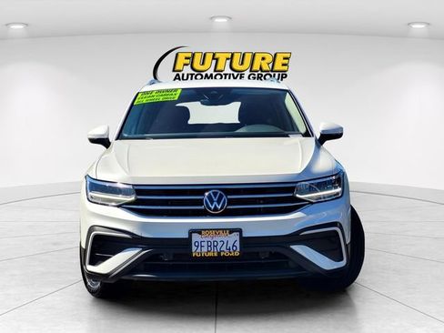 Used 2023 Volkswagen Tiguan SE AWD/4WD image 2