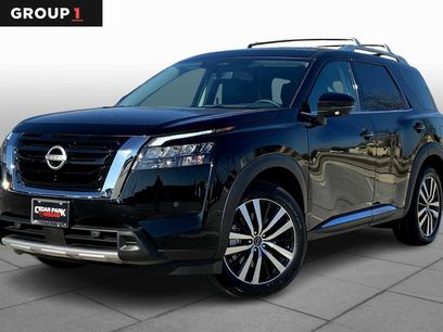 New 2025 Nissan Pathfinder Platinum w/ Cargo Package