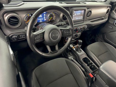 Used 2021 Jeep Gladiator Sport AWD/4WD image 4