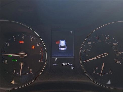 Used 2019 Toyota C-HR XLE image 9