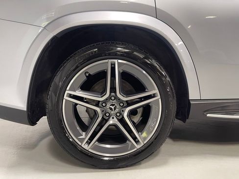 Used 2024 Mercedes-Benz GLS 450 4MATIC image 15
