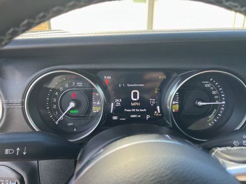 Used 2022 Jeep Wrangler Unlimited Sahara w/ Cold Weather Group AWD/4WD image 22