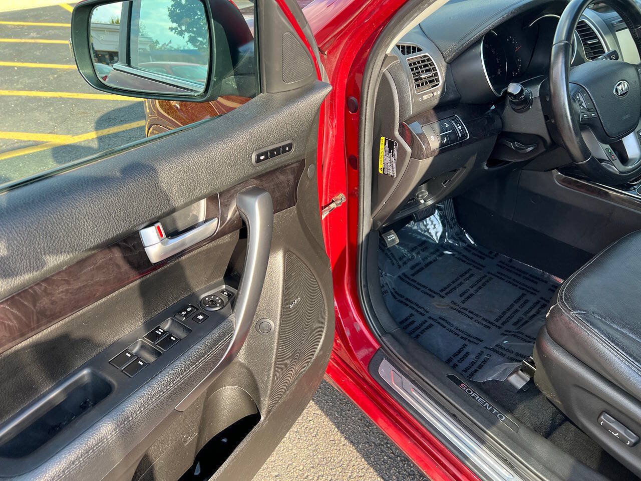 Used 2014 Kia Sorento SX w/ 3rd Row Package AWD/4WD image 18