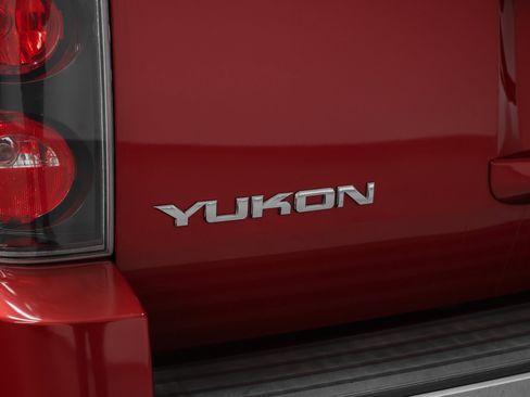 Used 2013 GMC Yukon Denali image 18