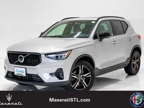 Used 2023 Volvo XC40 B5 Plus AWD/4WD image 1
