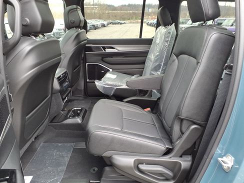 New 2026 Jeep Grand Wagoneer Limited AWD/4WD image 8