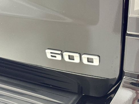 Used 2025 Cadillac Escalade ESV Premium Luxury AWD/4WD image 36