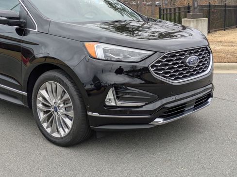 Certified 2022 Ford Edge Titanium w/ Equipment Group 301A image 10