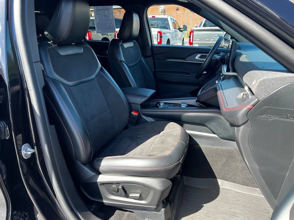 Used 2025 Ford Explorer ST RWD image 26
