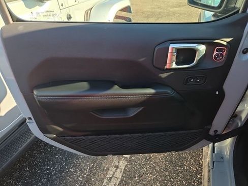 Used 2024 Jeep Wrangler Unlimited Rubicon 4xe image 7