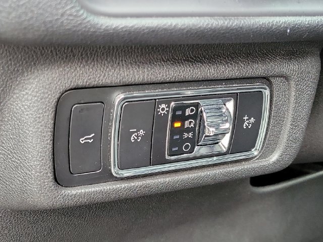 Used 2023 Lincoln Corsair AWD w/ Equipment Group 101A image 10