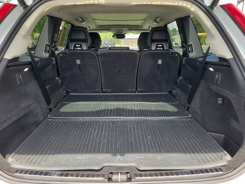 Used 2024 Volvo XC90 B5 Plus AWD/4WD image 8
