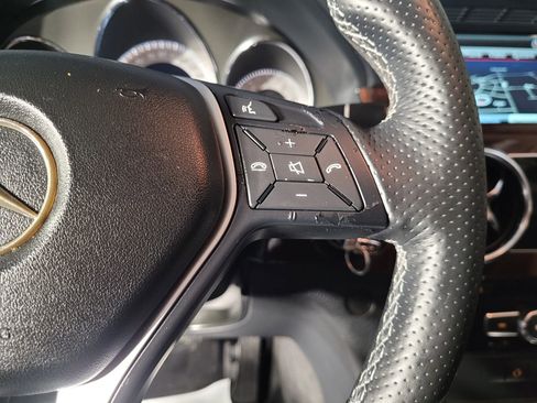 Used 2015 Mercedes-Benz GLK 350 4MATIC image 25