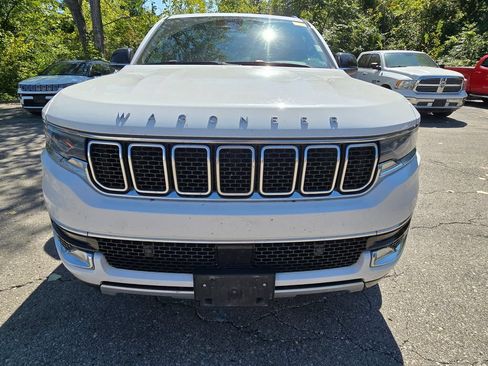 Used 2024 Jeep Wagoneer L Series II w/ Flexible Seating Group AWD/4WD image 12