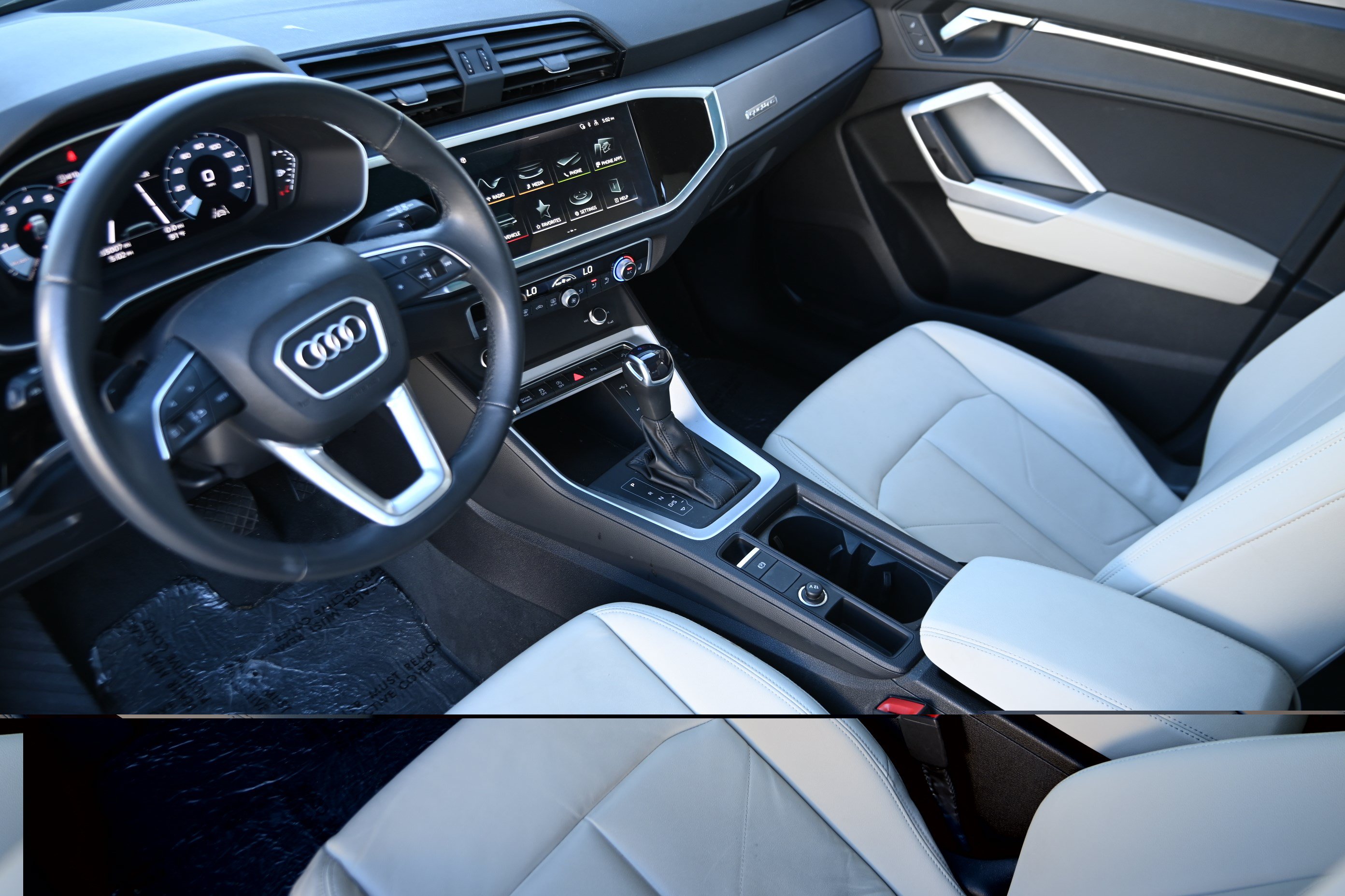 Used 2023 Audi Q3 2.0T Premium w/ Convenience Package AWD/4WD image 13