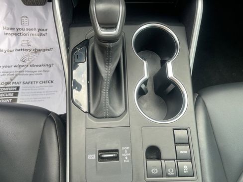 Used 2024 Toyota Highlander XLE image 20