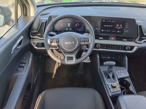 Used 2024 Kia Sportage LX image 17
