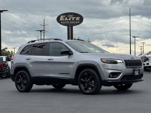 Used 2022 Jeep Cherokee Latitude Lux w/ Sun & Sound Group AWD/4WD image 1