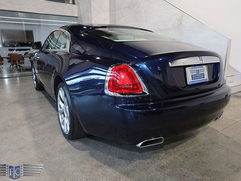 Used 2019 Rolls-Royce Wraith Coupe image 12