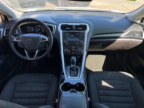 Used 2016 Ford Fusion SE image 15