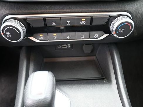 Used 2025 Nissan Altima 2.5 SV image 4