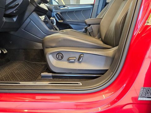 Used 2024 Volkswagen Tiguan SE R-Line AWD/4WD image 15