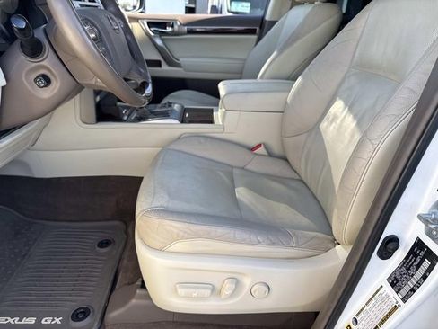 Used 2015 Lexus GX 460 w/ Premium Package image 17