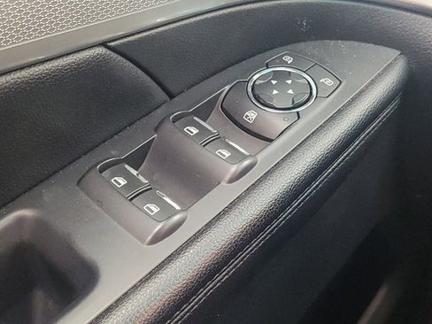 Used 2016 Ford Explorer XLT w/ Equipment Group 201A AWD/4WD image 27