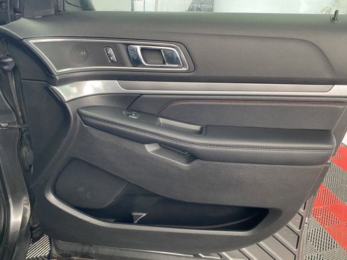 Used 2018 Ford Explorer Sport image 7