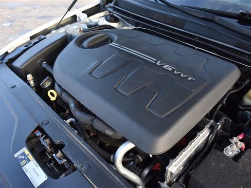 Used 2015 Chrysler 200 C w/ Navigation & Sound Group I image 39