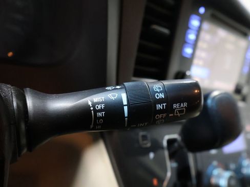 Used 2016 Toyota Sienna LE image 32