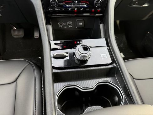 New 2025 Jeep Grand Cherokee Limited image 21