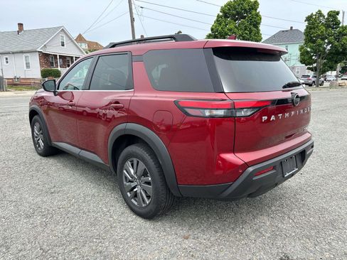 Used 2024 Nissan Pathfinder SV AWD/4WD image 7